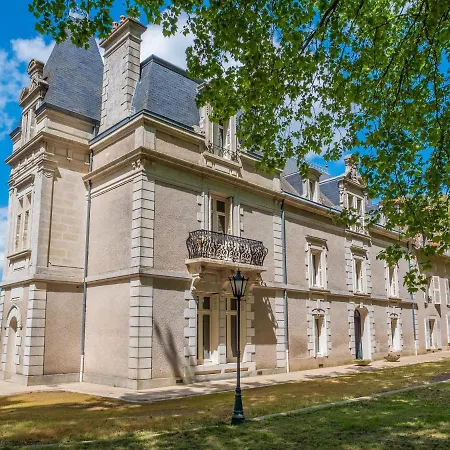 Du Château Classé Du Tourisme 2 étoiles Bouresse