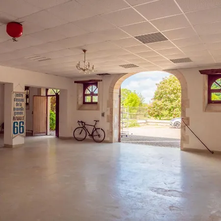 Du Chateau L'hubertiere Lägenhet