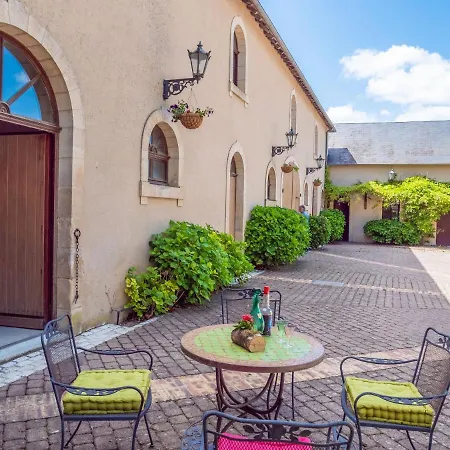 Du Château Classé Du Tourisme 2 étoiles * Bouresse