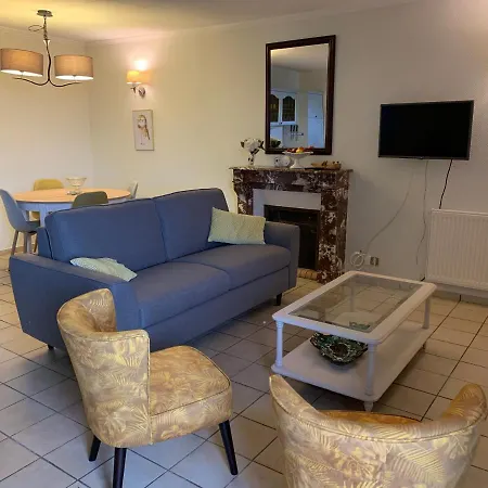 Du Château Classé Du Tourisme 2 étoiles Appartamento