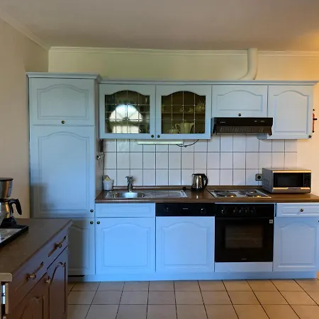 Du Chateau L'hubertiere *