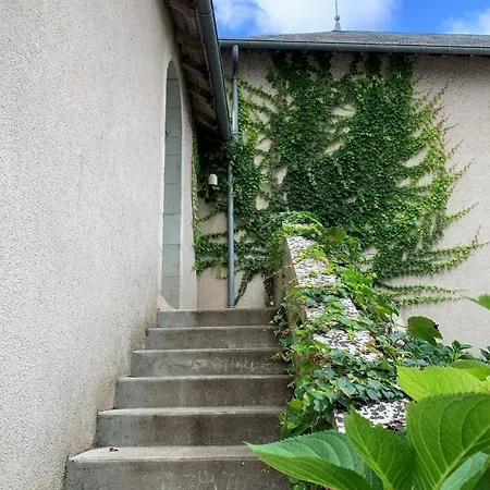 Du Chateau L'hubertiere