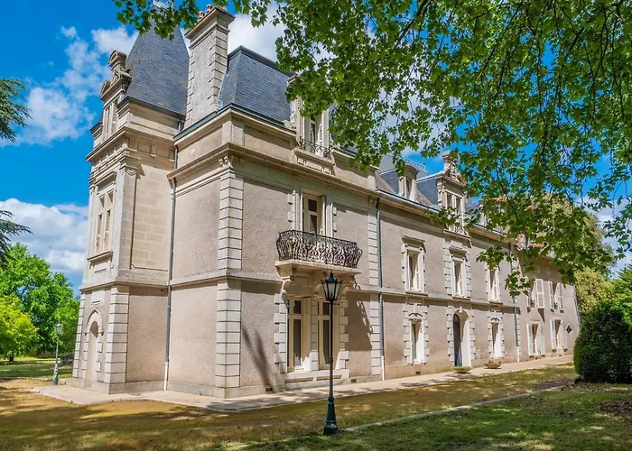 Du Chateau L'hubertiere Bouresse