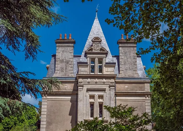 Du Chateau L'hubertiere