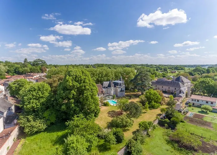 Du Chateau L'hubertiere