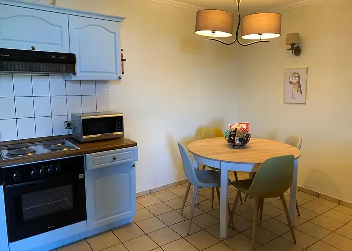 Du Chateau L'hubertiere