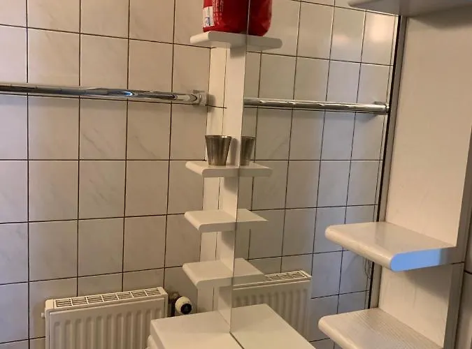 Du Chateau L'hubertiere * Bouresse